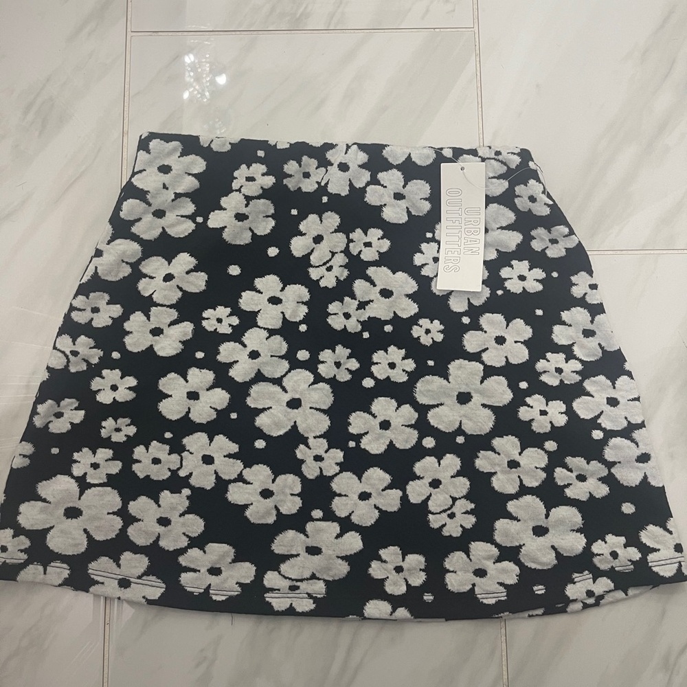 floral black and white urban outfitters skirt